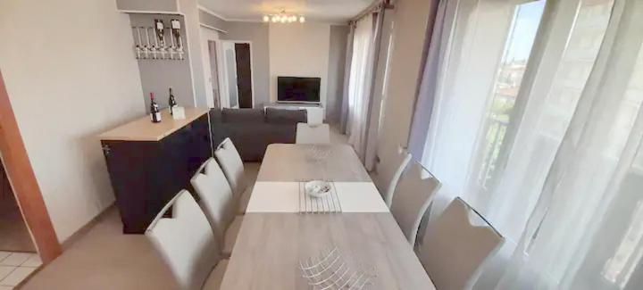 דיז'ון L'Amicale : 80 M², 6 Prs, 3 Ch, Centre Ville מראה חיצוני תמונה